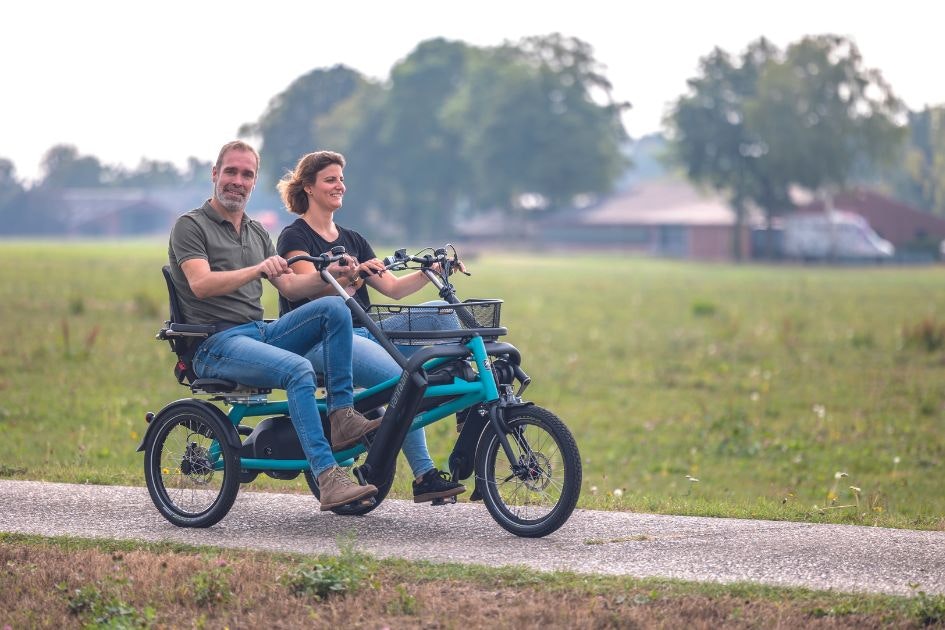 Fun2Go side by side tandem bike with standard 8 gears